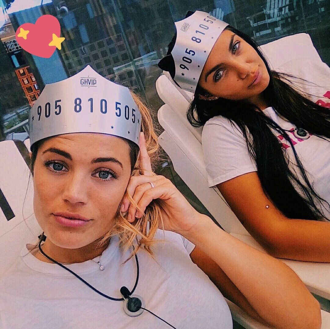 andrxayn_98's tweet photo. Gracias por ser mi #GHVIP5❤️
~#Emmirma & #Alyettra~👭👭 #LasChicasdeOro @EmmaOzores @soriano_irma @LamborghiniEM @AlyEckmann https://t.co/SjRgCMLrrS