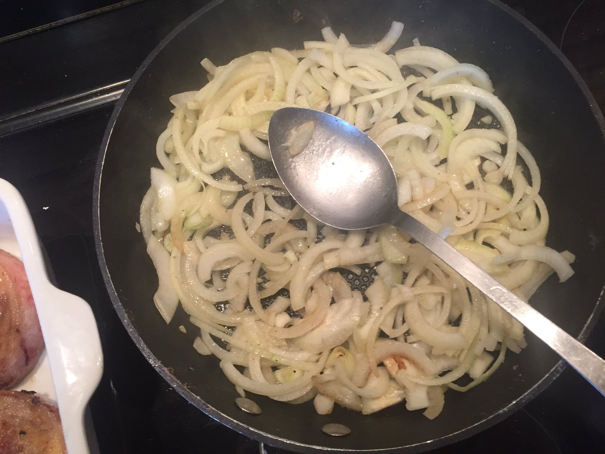 Sharpr1966's tweet image. It doesn't have to be leg of lamb this Oestre weekend. Lamb hot pot. Neck chops. Herdwick hogg. Tasty.