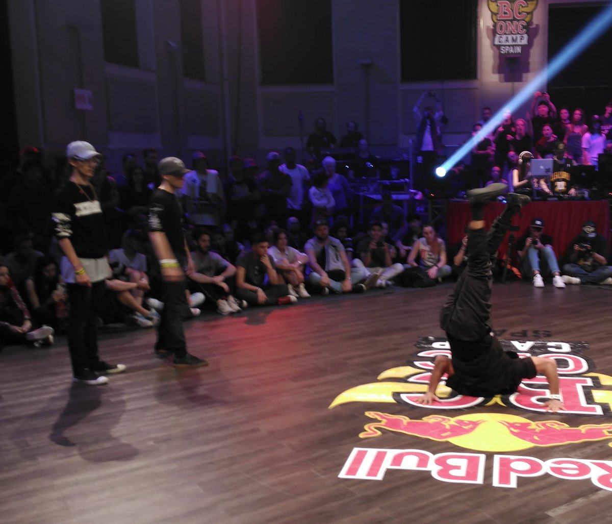 RitmoUrbanoTVE's tweet photo. Estamos en semifinales y no están #xino de #arcopom y #PrettyYoungThing #bcone
@redbull_music @redbullbcone @redbull @redbullesp https://t.co/Kho5N9Q2Jf