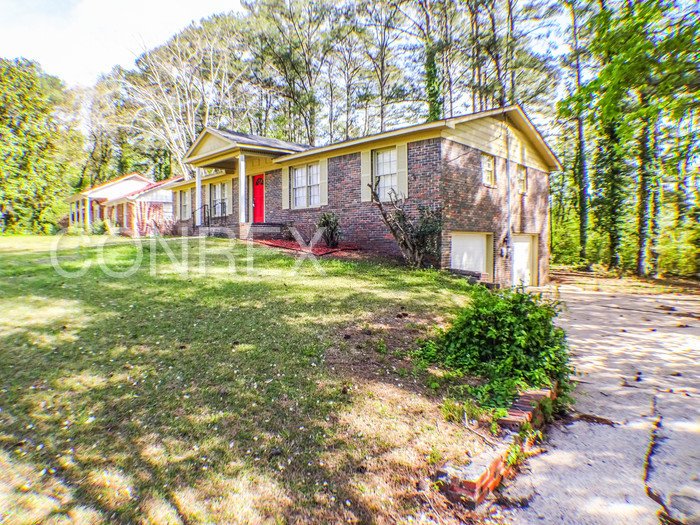 ConrexBham's tweet photo. 825 Sundale Dr Birmingham, AL When you step inside this home you will immediately be drawn into the newly renovated kitchen. #rentconrex https://t.co/ra7wZOZ0Ge