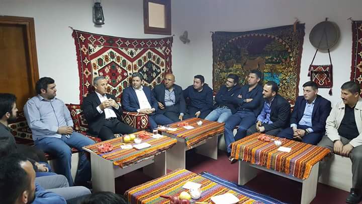 oguzyildirim89's tweet photo. Sindef genclik kollarinizin bu akşam misafiri Büyüğümüz @SIRIN_UNAL  pasamizdi güzel sohbeti icin teşekkür ediyoruz https://t.co/lMFZZH9uEb