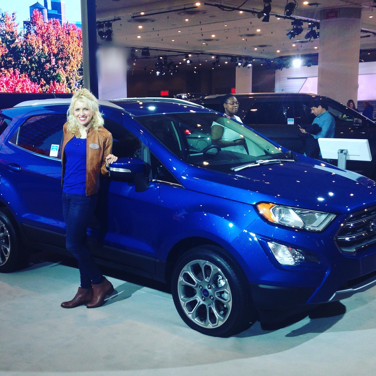 Ford_LauraP's tweet photo. First day @nyias - come to #Ford downstairs and visit me in the truck and #SUV area! #ecosport #expedition #2018f150 #nyias #fordnyias https://t.co/gKKlwgNNb2