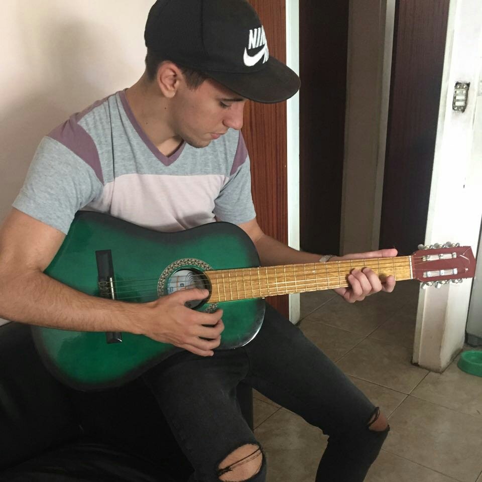 tomasacunia's tweet photo. #NuevaFotoDePerfil https://t.co/ZFVn0pfnmC