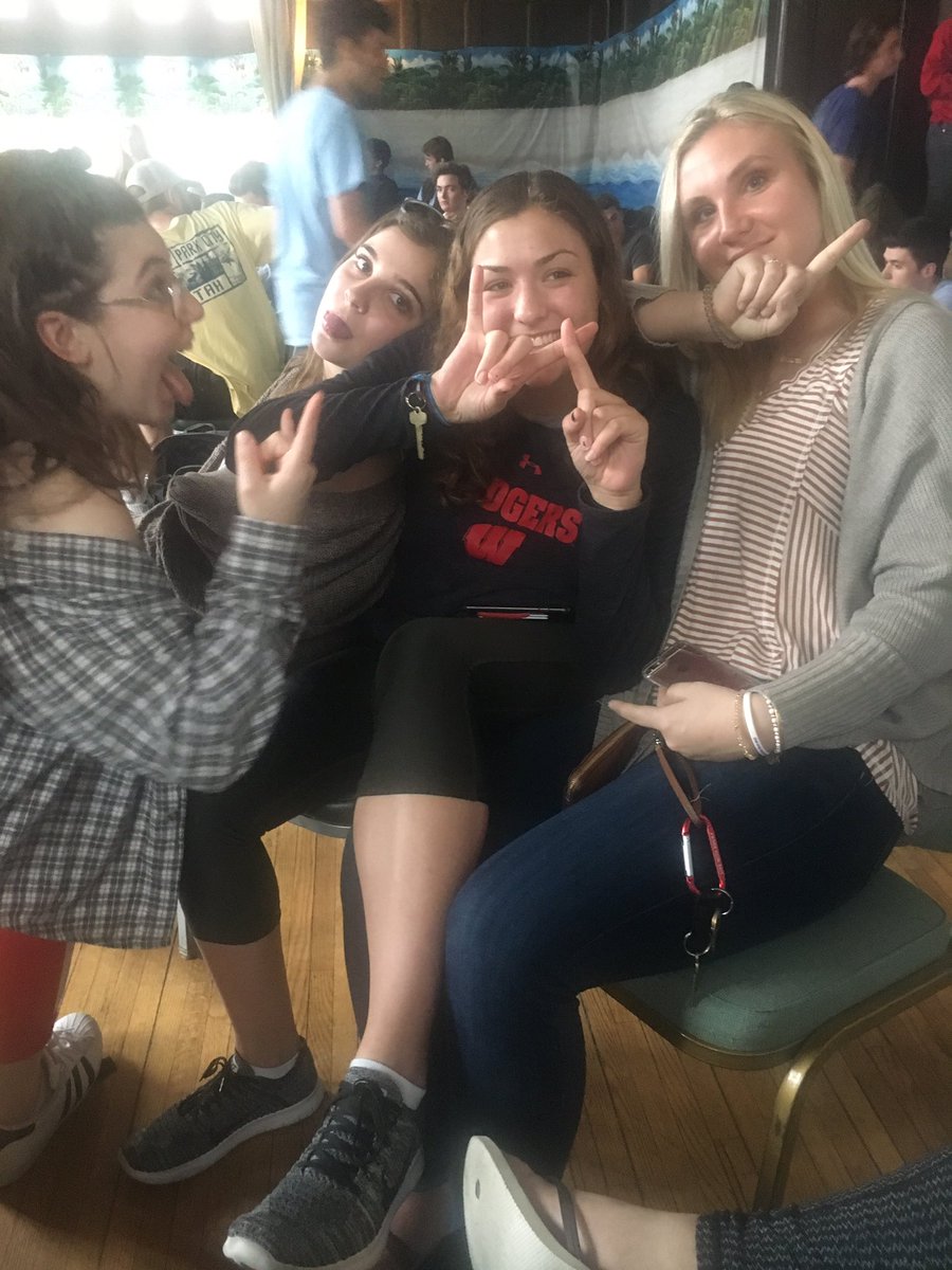 abbyxmiller's tweet photo. we love Fiji trivia @FijiIslandCup #teamaxid https://t.co/CF5tPCue21