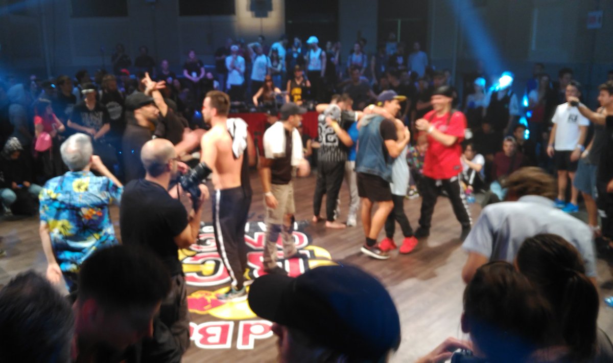 RitmoUrbanoTVE's tweet photo. Campeones del #bcone por grupos: #arcopom . Enhorabuena!
Mañana el #bcone individual
@redbull_music @redbullbcone @redbull @redbullesp https://t.co/lGeFTeLoaL