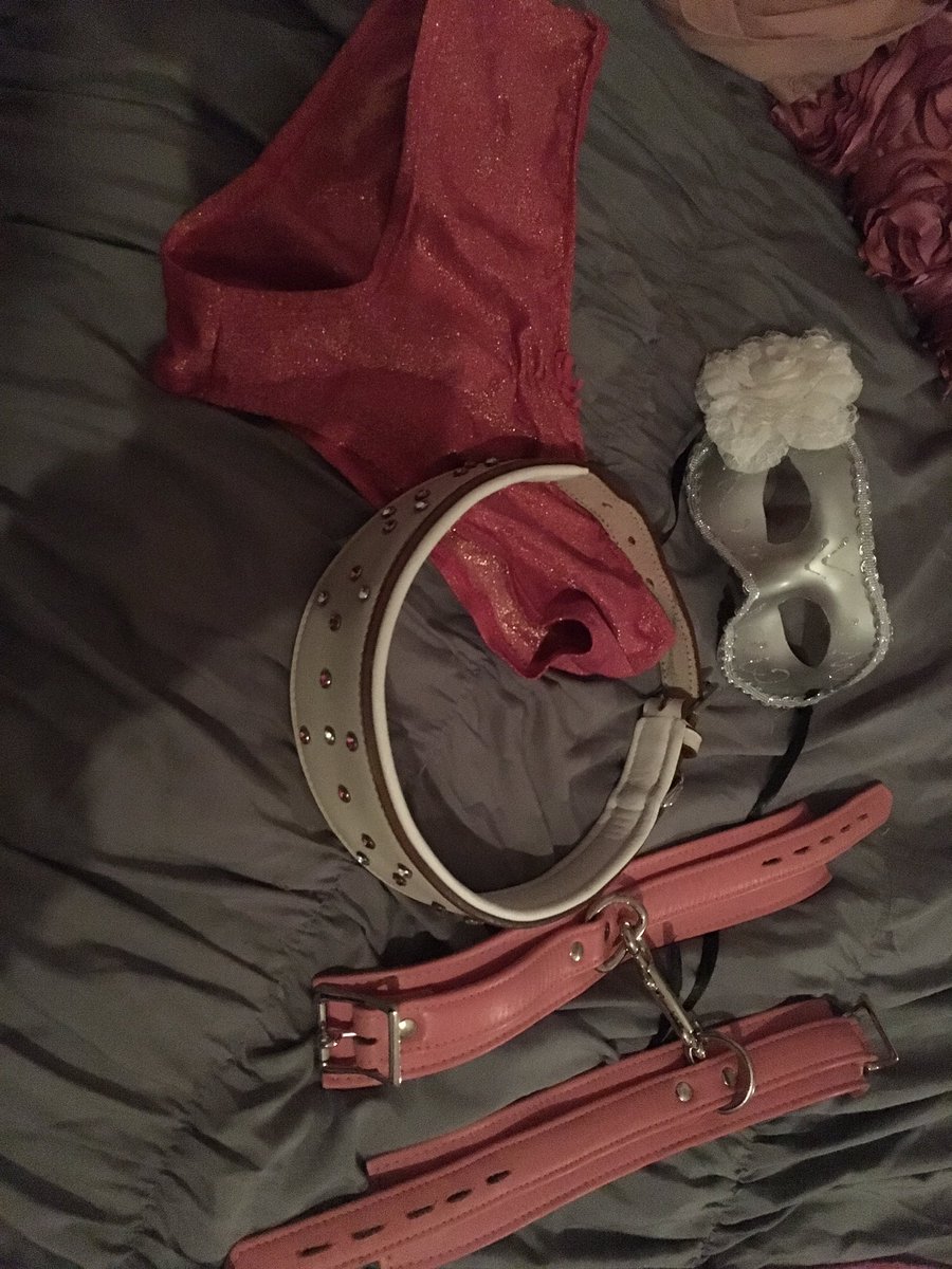 Mistress666777's tweet photo. #HappyEaster but we will be closed on #Sunday but open #fetishfriday and #sissysaturday #PrettyInPink #pantiefetish #bitchtraining #chicago https://t.co/eBlNpO48eR