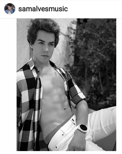 samuraisdorio's tweet photo. @malhacaogshow Olá! Somos fãs do cantor SAM ALVES e sugerimos uma participação dele na #Malhação 😉 #ExcelenteCantor 🎶
#Expressivo #Lindo ❤ https://t.co/UwtXNhta5q