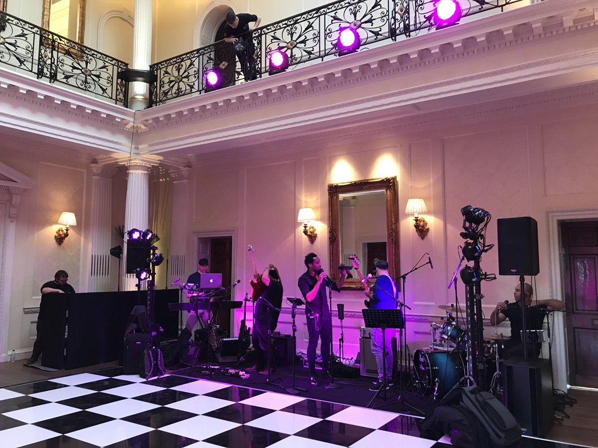 acousticmoonltd's tweet photo. Stage set for Candy Apple Blue tonight... Hedsor House in Taplow. https://t.co/jnZbM1H0Zc