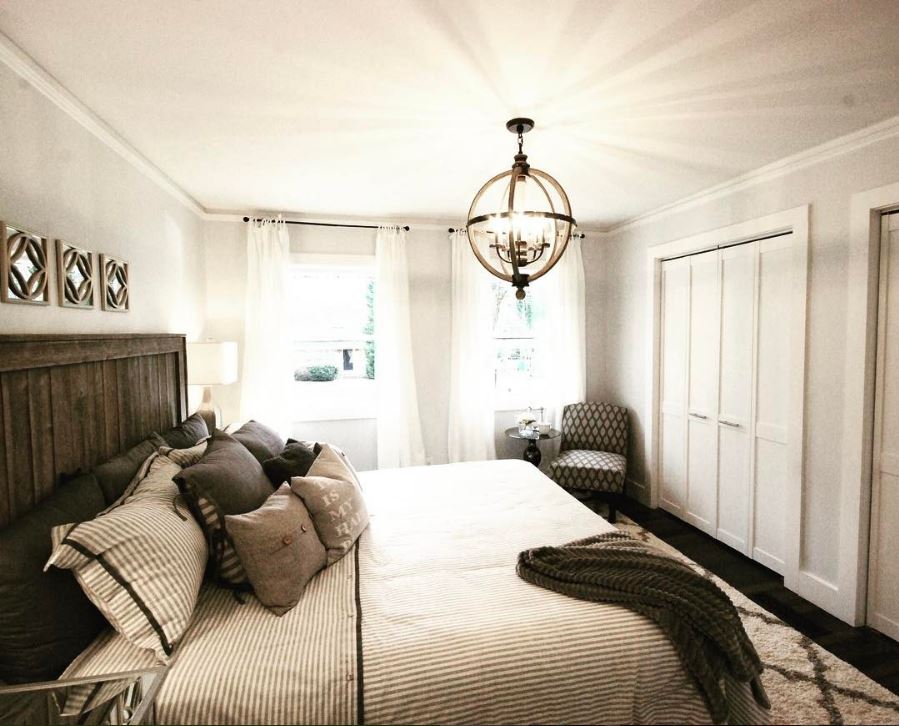 KichlerLight's tweet photo. See how Design to Sell Atlanta incorporated the #Kichler Evan Pendant into this cozy bedroom design.  https://t.co/X4xkJaFhGB https://t.co/ybeFi9v4iL