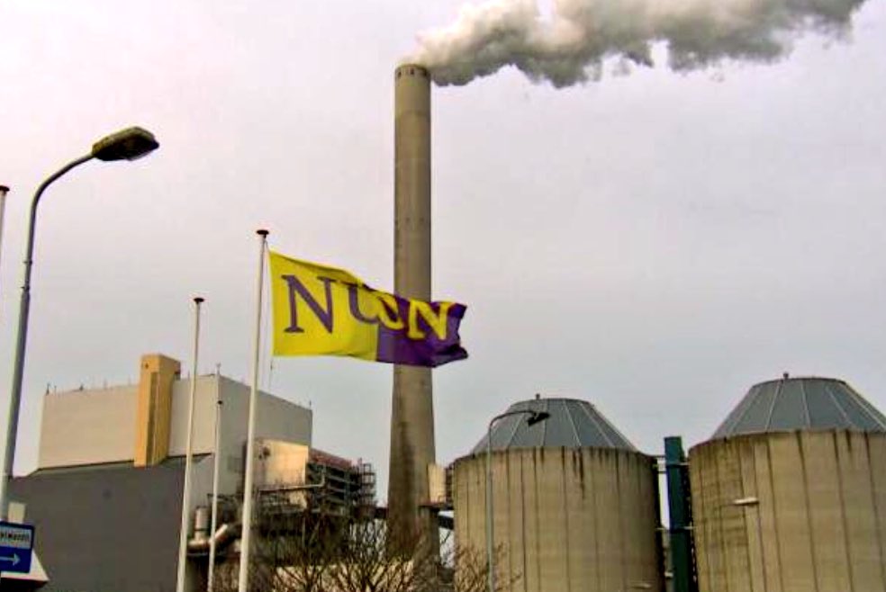Zeg <a href="/Nuon/">Nuon</a> stop met die liegende colporteurs : Pure Energie is géén onderdeel van jullie fossiele bedrijf! <a href="/Consumentenbond/">Consumentenbond</a> #misleiding