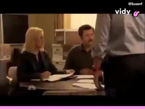 amypoehlerfunny's tweet photo. Would that really be a problem? #amypoehler #amy #poehler #parksandrec #snl #hilarious https://t.co/Hw0ly7P2lK https://t.co/YlZBPqJXDj