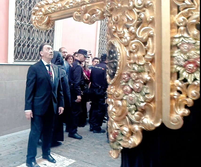 Antonio Hierro celebra hoy su 40 aniversario como capataz de San Isidoro. No hemos querido faltar a la cita. Enhorabuena amigo.