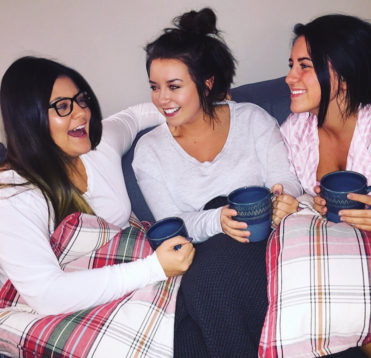 samjoypayne's tweet image. My sweet bestie is 21, can't wait to celebrate this weekend and forever! #hatewave @kourtryann