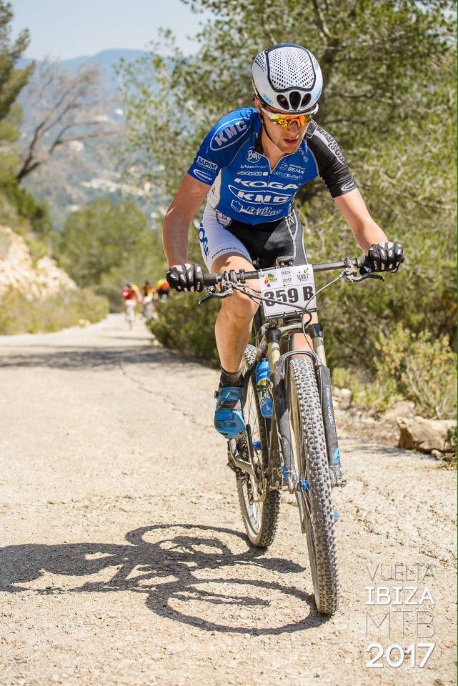 <a href="/stefanvreug/">Stefan Vreugdenhil</a> in climb mode in <a href="/VueltaIbizaBTT/">Ｖｕｅｌｔａ Ｉｂｉｚａ ｅｎ Ｍｏｕｎｔａｉｎ Ｂｉｋｅ</a> 💪🏻 #IBZMMR17 🇪🇸