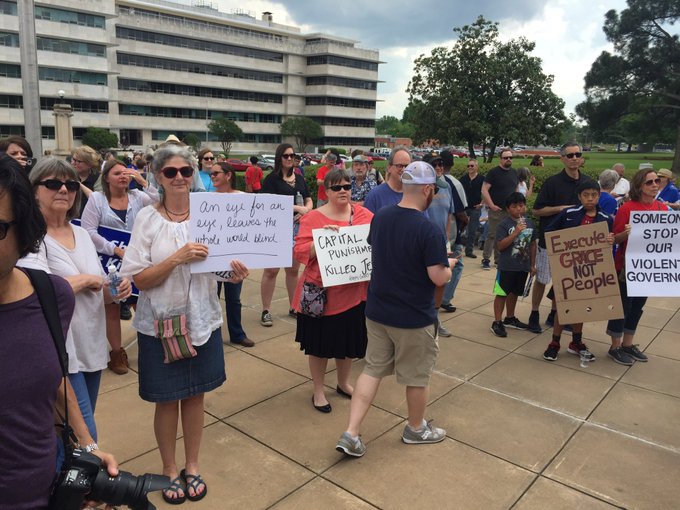 View image on Twitter