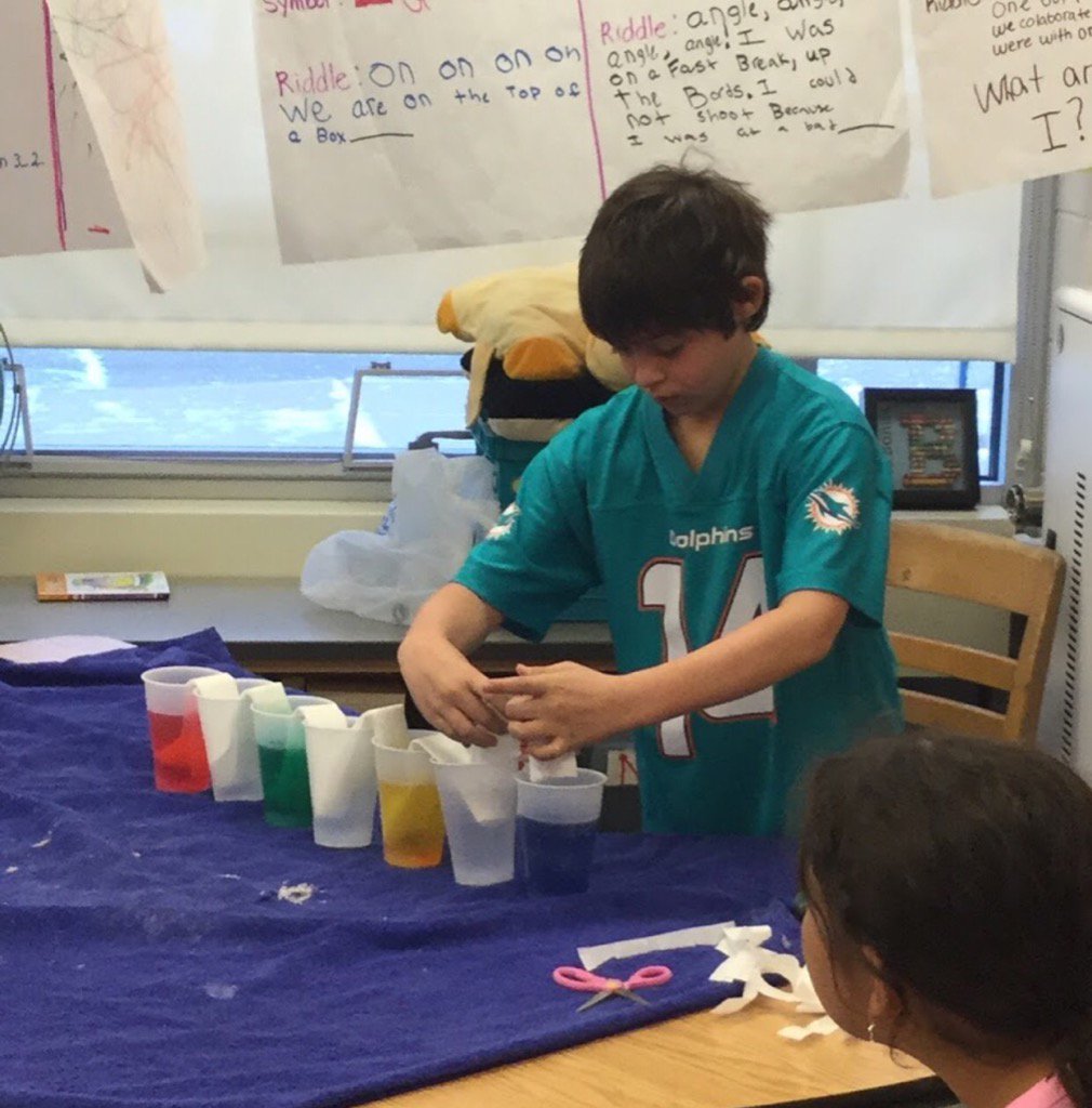 Mad science!! Walking water! #wilmot109#engage109#madsciencemagic