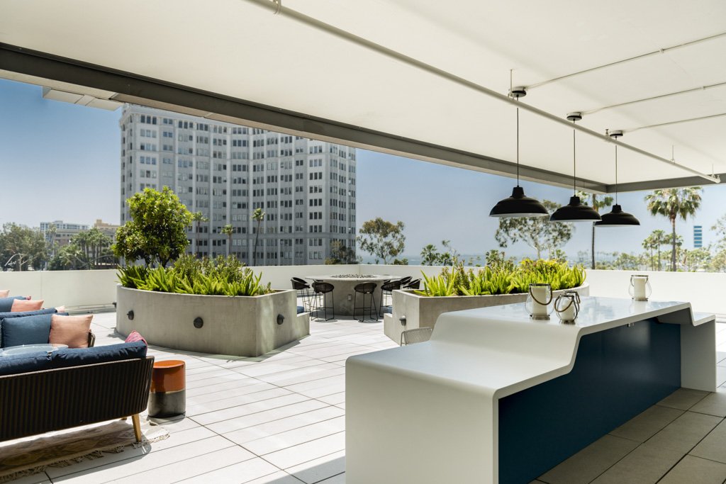 TheCurrentLB's tweet image. Our luxurious outdoor amenities take your #weekend plans to new heights! @AllianceLiving @arielfoxdesign @BARArchitects @DLBA
@LedcorGroup