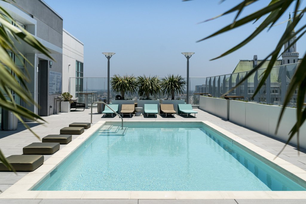 TheCurrentLB's tweet image. Our luxurious outdoor amenities take your #weekend plans to new heights! @AllianceLiving @arielfoxdesign @BARArchitects @DLBA
@LedcorGroup
