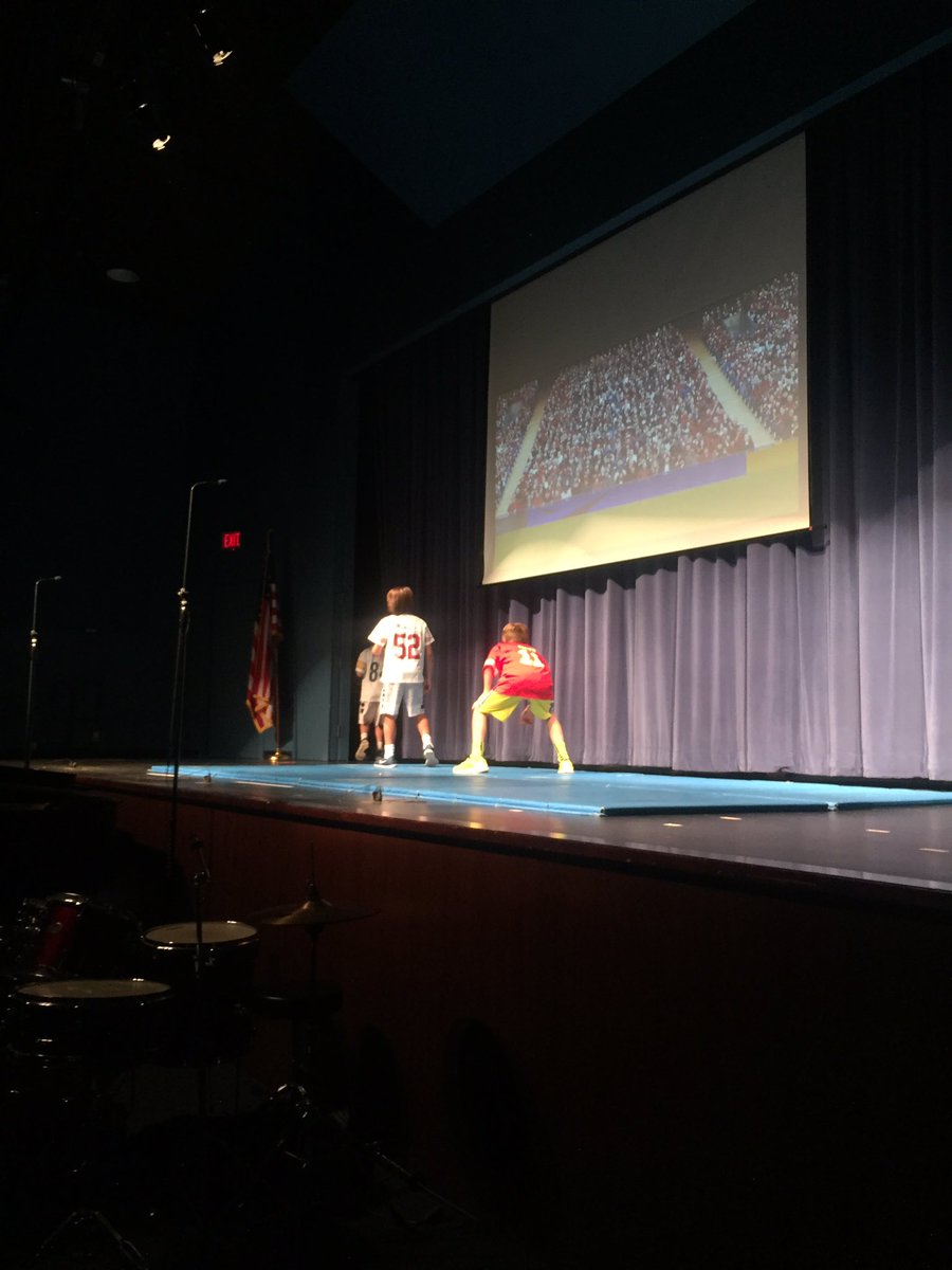 PHSLSiLab's tweet photo. Loving the talent at the 4th &amp; 5th grade #phsvarietyshow @PemHillSchool https://t.co/G3dh9qpe34