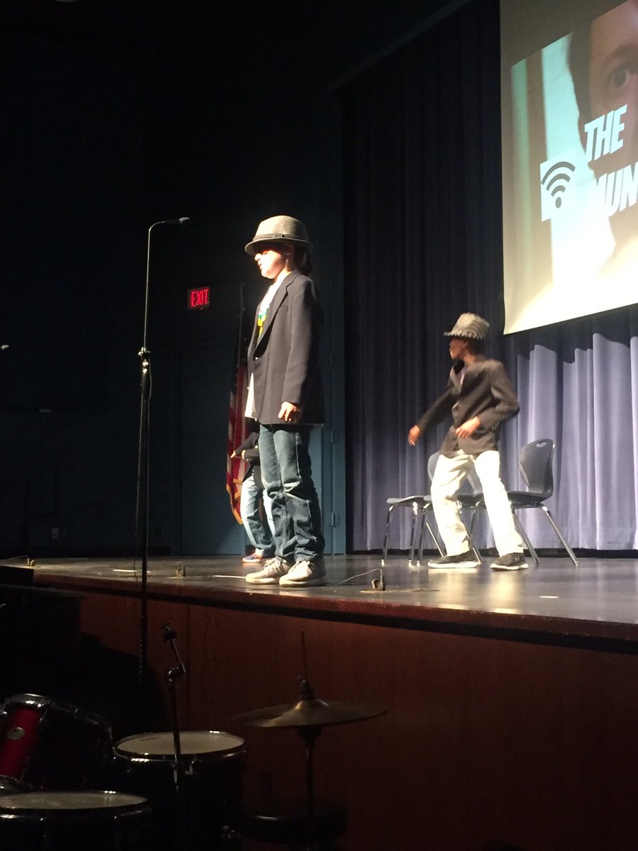 PHSLSiLab's tweet photo. Loving the talent at the 4th &amp; 5th grade #phsvarietyshow @PemHillSchool https://t.co/G3dh9qpe34