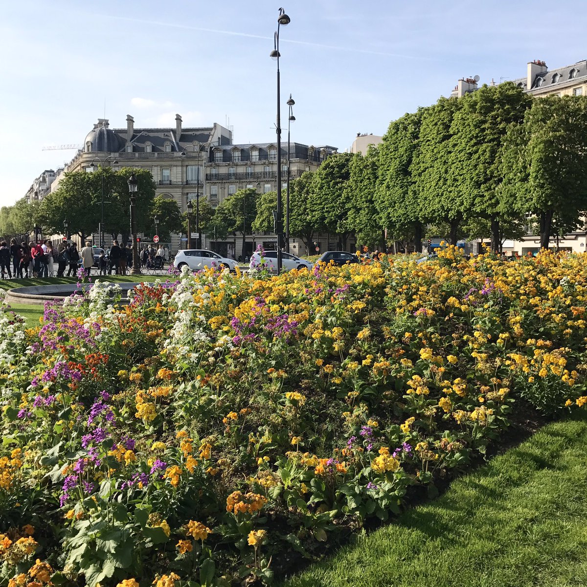 veranoliving's tweet photo. Spring☀️ #Paris https://t.co/pAXaoMDD9S
