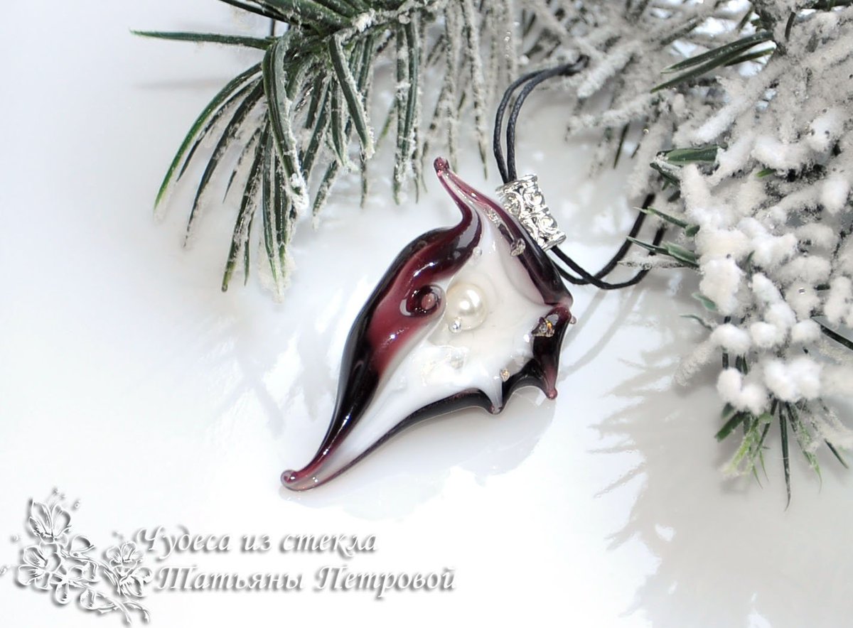 TatyanaVPfuseg's tweet photo. https://t.co/pTWUmC4DGz #Winenecklace #burgundynecklace #carminenecklace #darkrednecklace #rosewoodnecklace #glassnecklace #glassshell https://t.co/FjcgORSko5