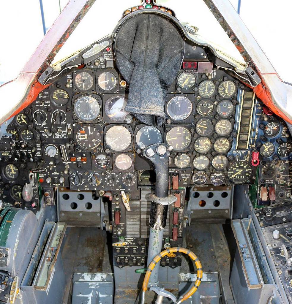 RocketCenterUSA's tweet photo. Here's a look inside the cockpit of the #lockheeda12 ! https://t.co/nArGRwDcMy https://t.co/1lolp1trTe
