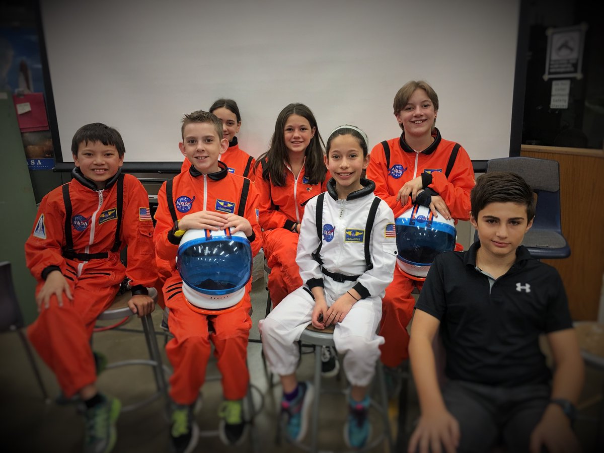 WebberMS's tweet photo. Wave Mission #47 - Astronauts landed on Mars & are gathering samples. #WebberLearns #WAVE47 Thanks to our generous alumni support!! https://t.co/YrSkogRUU5