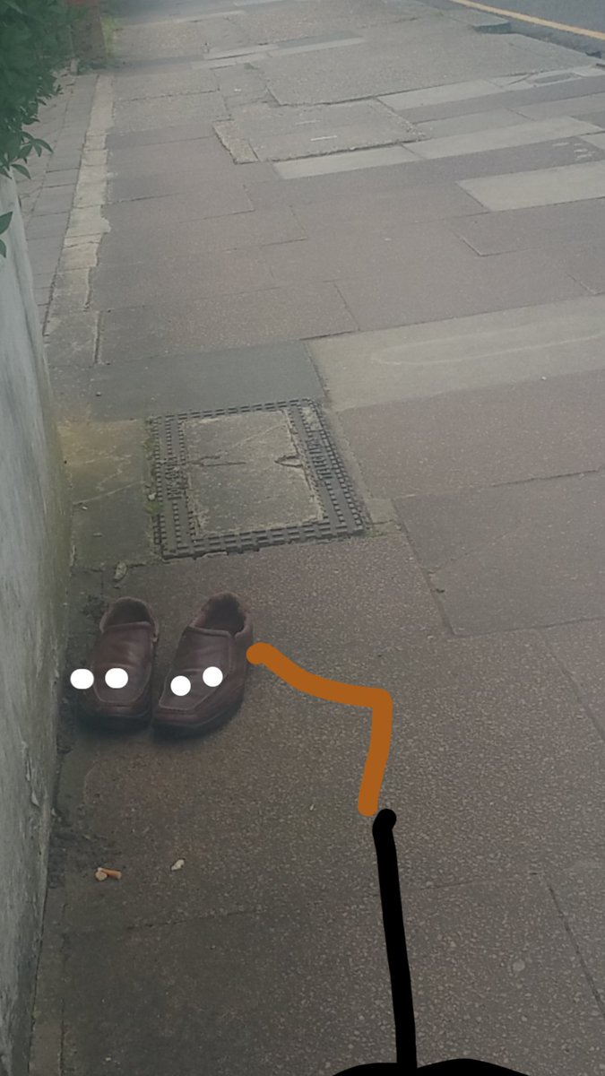 Myself, Sean the shoe and our selfie stick waiting for <a href="/JohnScott180/">𝙹𝚘𝚑𝚗 ‘𝙶𝚗𝚊𝚜𝚑𝚎𝚛’ 𝚂𝚌𝚘𝚝𝚝</a> to bring us to Barnsley  #cannywait #challengetour #pdc