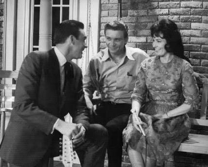 Happy 85th birthday to the Honky Tonk Girl of Loretta Lynn! 