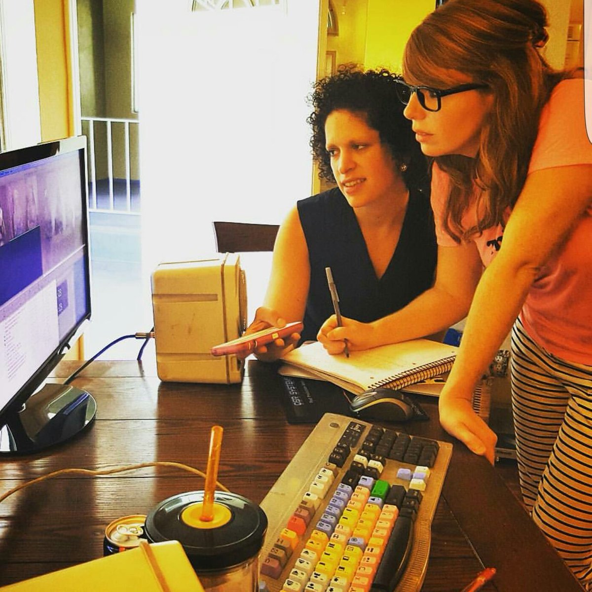 katinanikou1's tweet photo. #fbf to being in producer mode and being in post for @3girlssketch first sketch. I love creating art and exploring all sides. #3GSN #comedy https://t.co/hr5huTDGUJ
