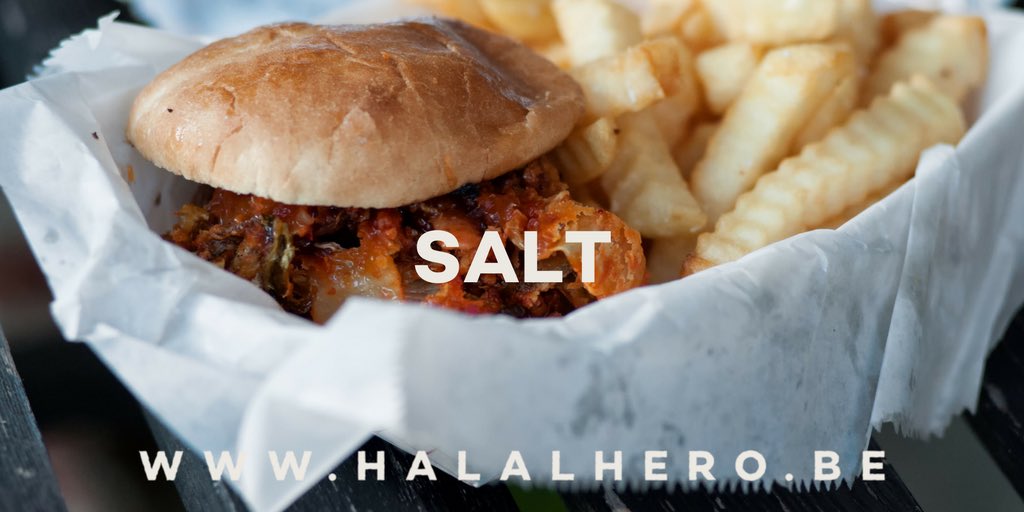 Halalhero_be's tweet photo. Spoiler alert! Binnenkort terug te vinden op https://t.co/uMnJr833cl Salt Snackbar 🍔🌭🍟🍗 #halal #halalhero #food #lekker #eten #burger #fresh https://t.co/rO3T95cfRa