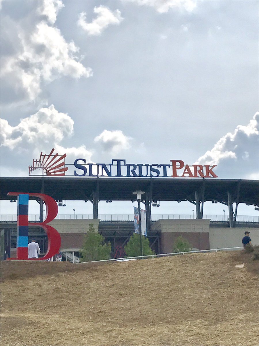 AtlantaLaura's tweet image. Opening day, here we go! Congrats to my amazing @SunTrust marketing teammates on @SunTrustPark #onup