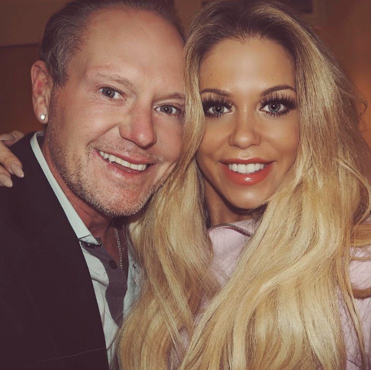 BiancaGascoigne's tweet photo. 😀 Happy Easter 🐰 https://t.co/GQpVFh2yrJ