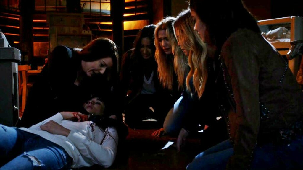 Pretty_Answers's tweet image. PLL Season 7 Q&amp;amp;A updated!
#PLL #PLLseason7 😱
#PrettyLittleLiars #PLLarmy
PrettyLittleAnswers.com/season-7/