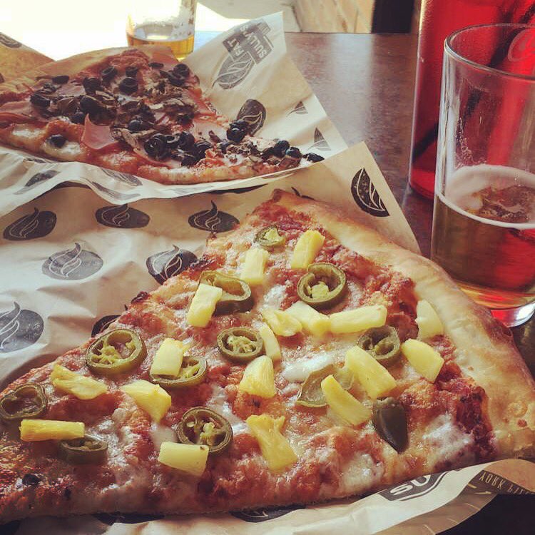 maureennv's tweet photo. #FatSullys for lunch 😋...taking advice from our friend #GuyFieri 😉...and enjoying #MileHighCity and #ColfaxAve https://t.co/mEJW8SmHvV