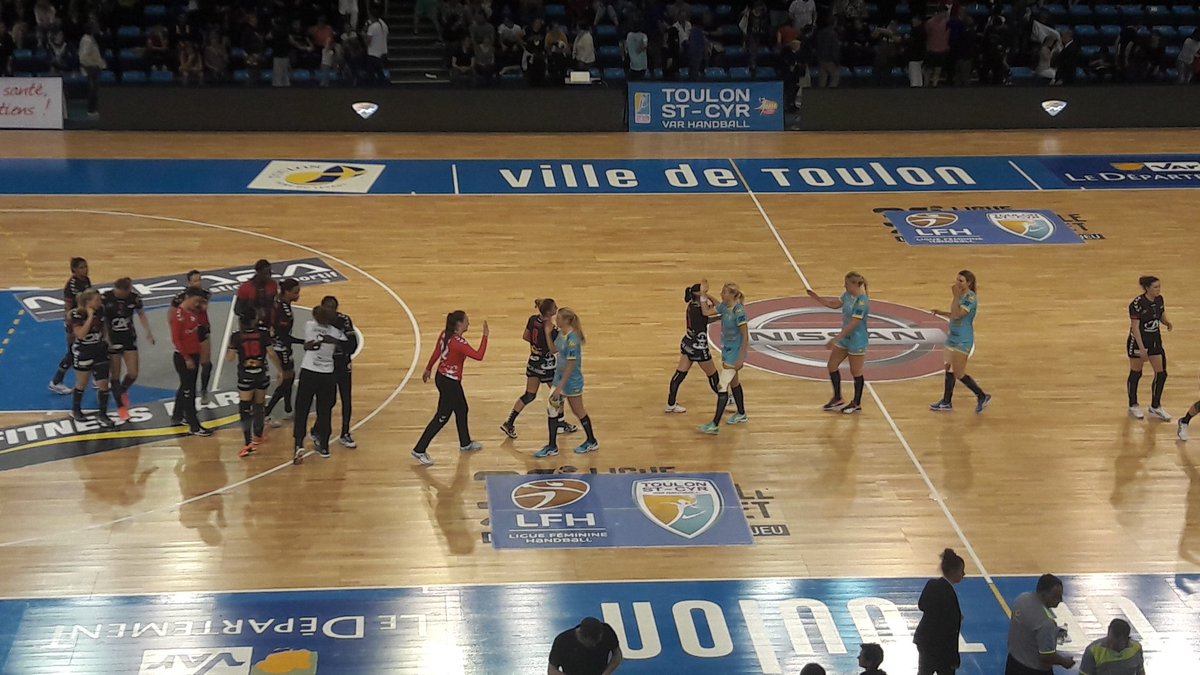 Les handballeuses du @TSCVHBOfficiel surclassées par <a href="/BrestBretagne/">BrestBretagneHand</a> 25-13 pr le dernier match de la saison régulière