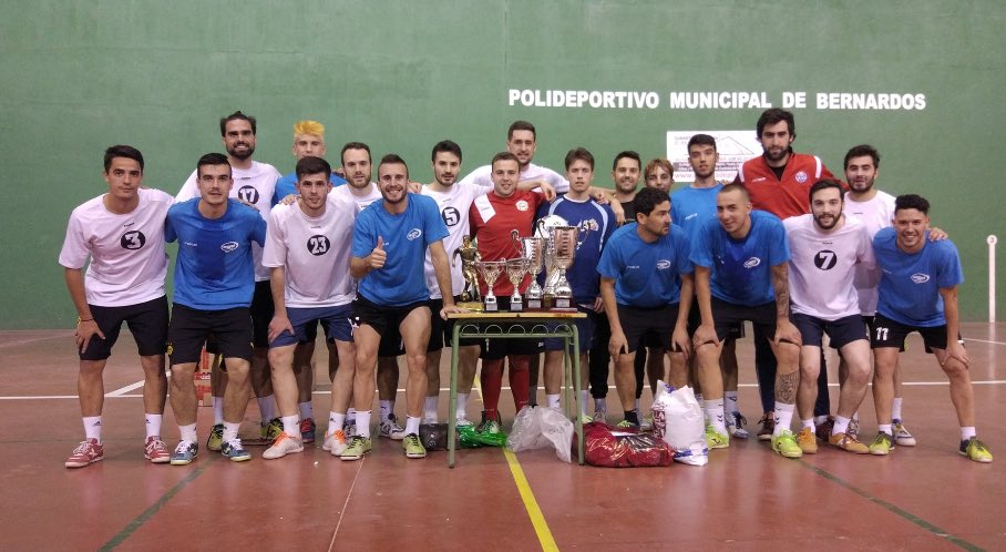 MezclaitosFs's tweet photo. No pudimos ganar este año @acdvc , volveremos al siguiente, con la misma ilusión. Ahora comienza nuestro partido nocturno. #VamosMezclaitos https://t.co/lrQRBrUYor
