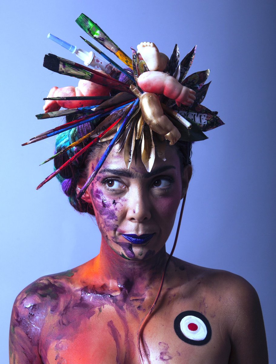 #NOW! Canalizando a #FridaKahlo, <a href="/andreadantas25/">Andrea Dantas</a>  presenta el performance de <a href="/FragmentedFrida/">Fragmented Frida</a> en <a href="/BAM_Brooklyn/">BAM</a> hasta #16A  #nyc #latinx