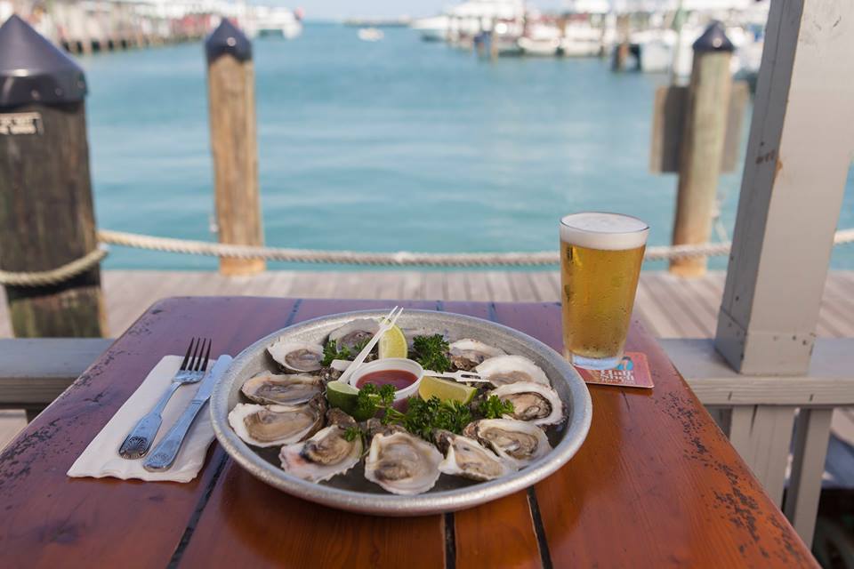BellaVita_KeyW's tweet image. Enjoy the view &amp;amp; #HappyHour specials @HalfShellRawBar today!