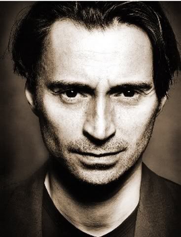 Happy birthday Robert Carlyle! 