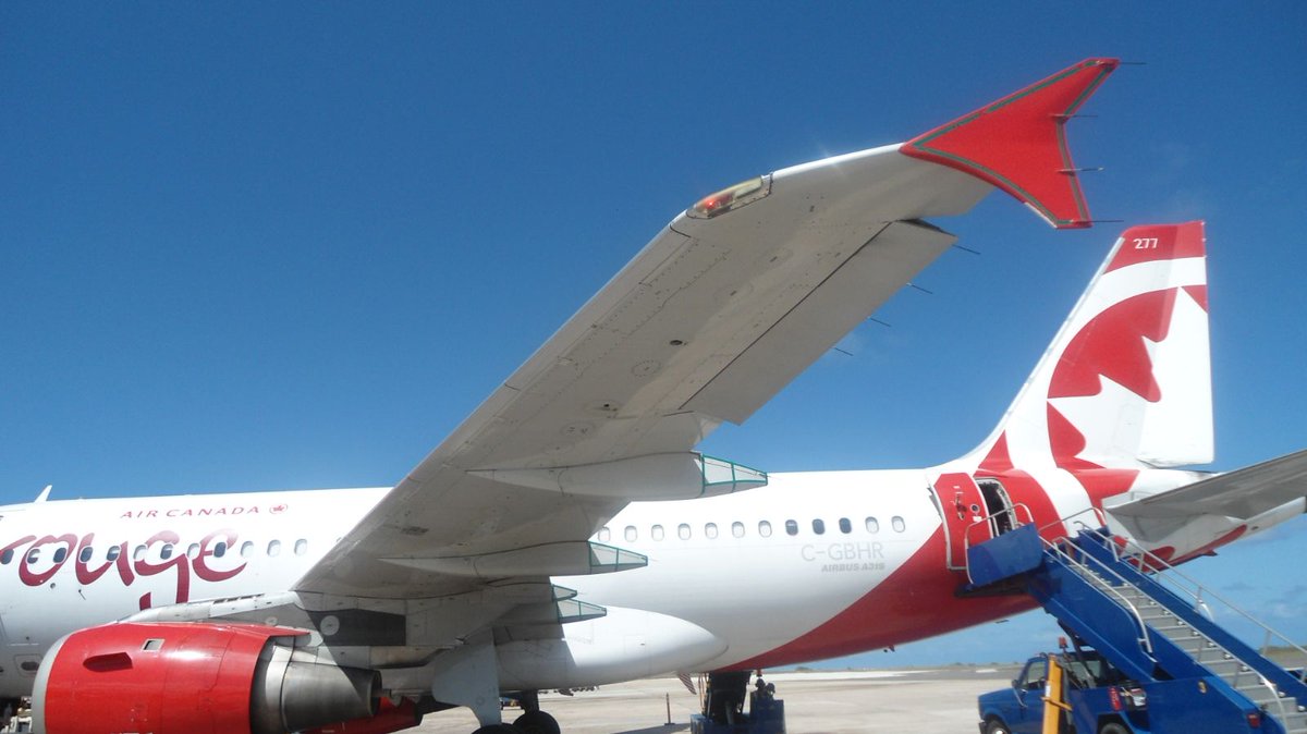 dhatkidkris's tweet photo. Had a very enjoyable flight in this A319 @AirCanada @AirCanadaRouge @AirbusGroup     #coollivery #AircanadaRouge #AirCanada https://t.co/ZbeTKvhfUA