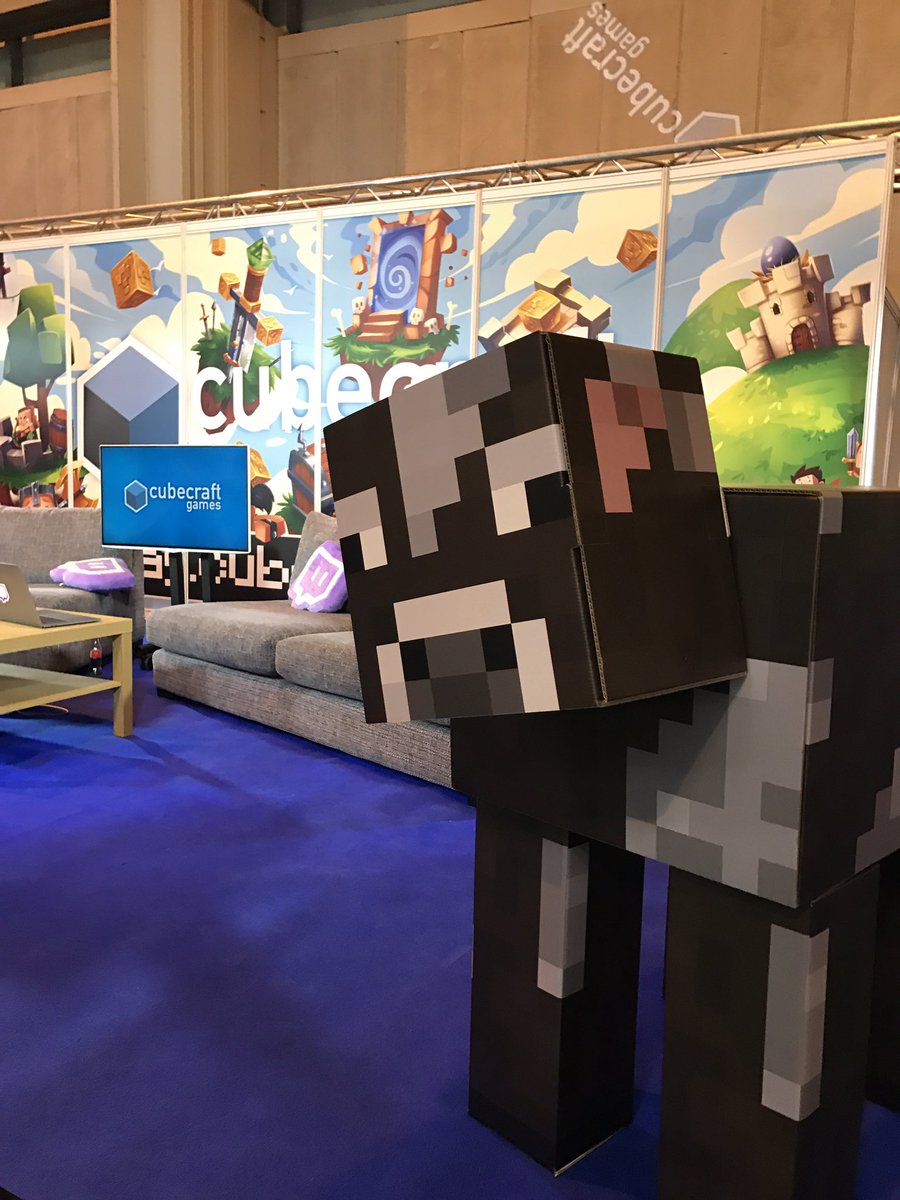 ARTillery84's tweet image. I spot a big beautiful banner @CubeCraftGames #insomnia60