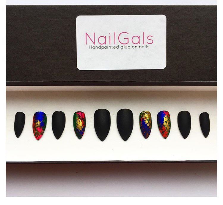 Bree_Nails's tweet photo. Nail foil beauties ❤️💜💙💚
#nails #nailart #naildesign #pressonnails #glueonnails #beauty #fashion https://t.co/B64aCA3f6l