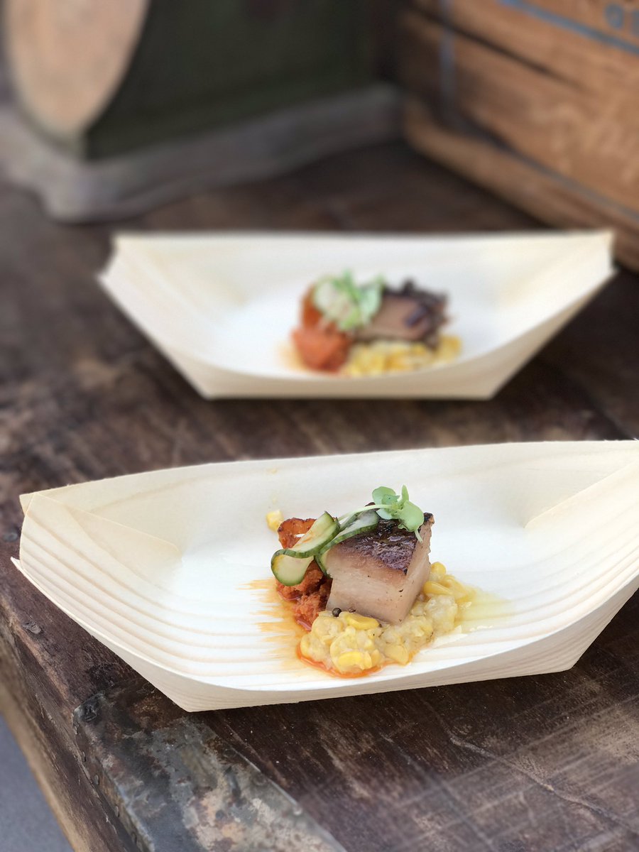 aaronscatering's tweet photo. Delight your guest with a unique style and flavor | 48 hour Sous Vide pork belly with charred corn 😋#tastetheexperience #LuxuryCatering https://t.co/vc0uWuDykp