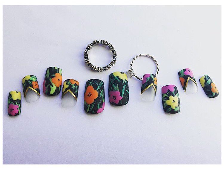 Bree_Nails's tweet photo. Andy Warhol inspired flowers set 🌺🌸💅🏼
#andywarhol #floralnails #pressonnails #glueonnails #nailart #naildesign https://t.co/1unLt1mdWT