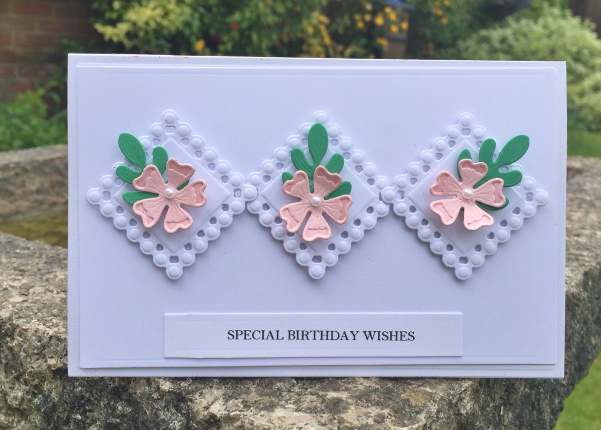 Christine_Emb's tweet photo. Pretty trio on the blog today @Spellbinders Beaded Squares :) https://t.co/SNduAltasW #creativitycontinues #hopeandchances #teamspellbinders https://t.co/Hujezn0Qt2