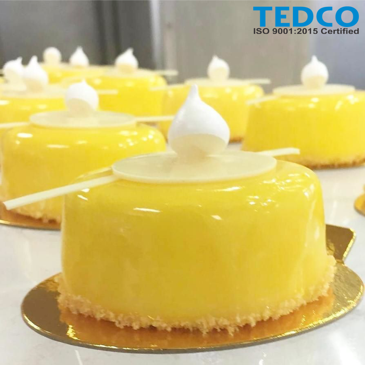 tedcoeducation's tweet photo. Mango-passion mousse • creme brûlée insert • white chocolate deco • meringue kiss 
#TedcoEducation #pastry #pastrychef #pastrycourse https://t.co/GvTKPUlIAT