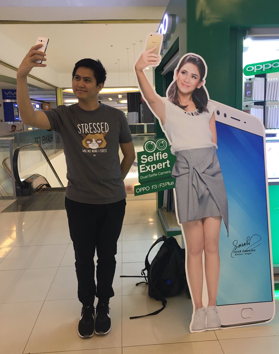 "Ate, kuha ba?"

"Oppo."

<a href="/JustSarahG/">Sarah Geronimo</a> 
<a href="/oppo/">OPPO</a>