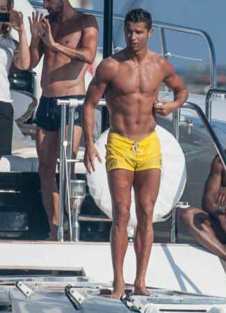 IiveCR7's tweet photo. Bueno ...  @Cristiano 😍😍 https://t.co/NQCEQuWH5v